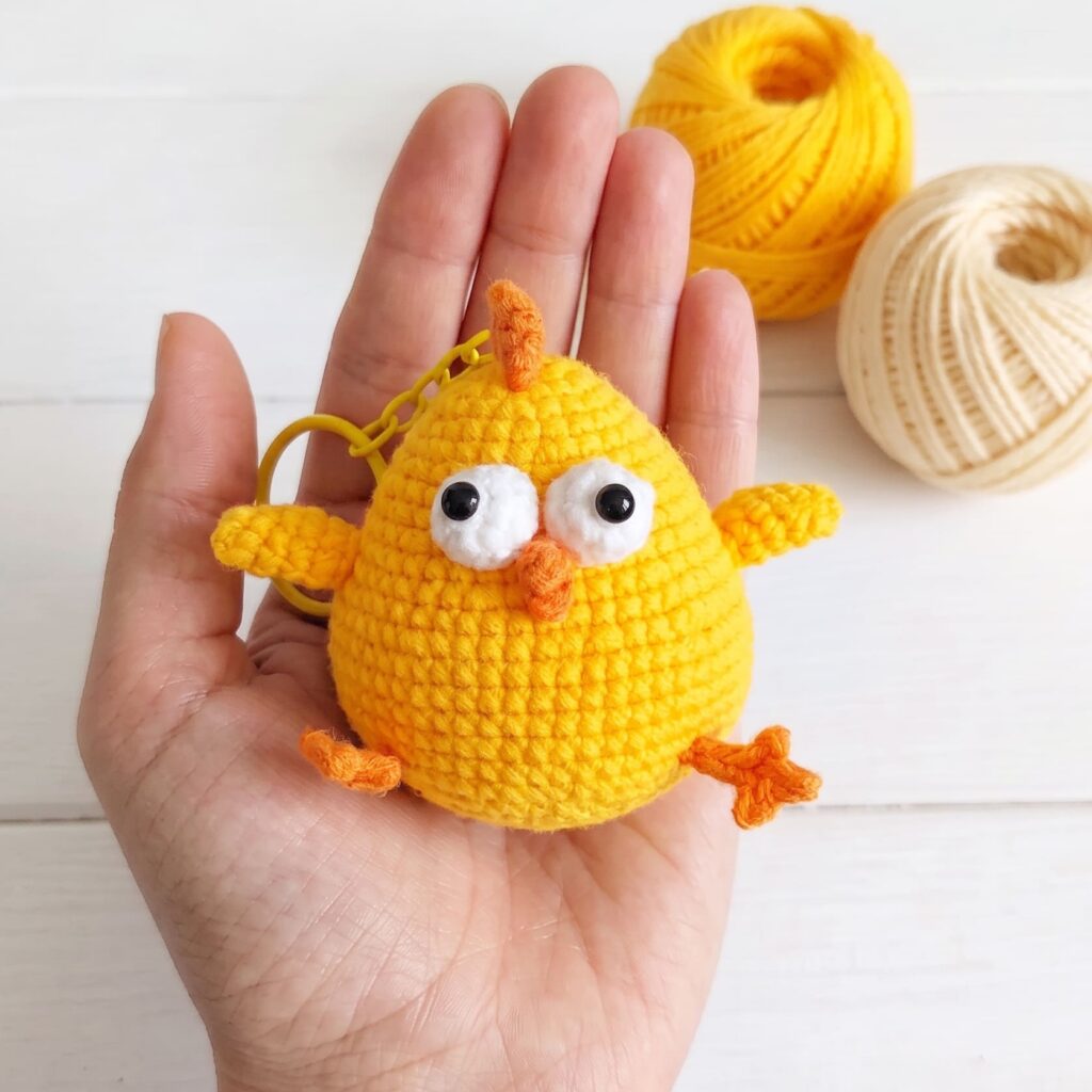 Free Chubby Chicken Crochet Pattern – Easy Amigurumi Keychain Tutorial