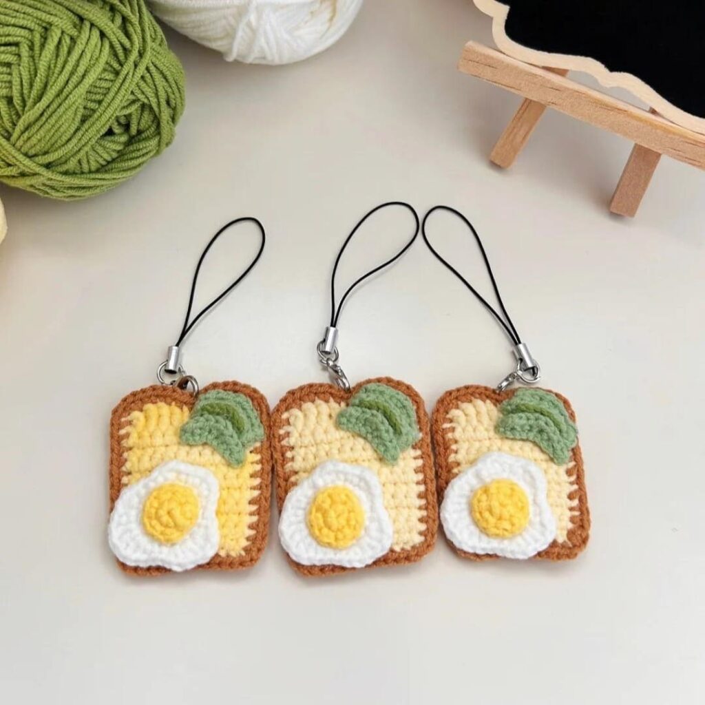 Free Egg Toast Crochet Pattern – Cute Mini Amigurumi Food Keychain